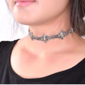 Silver choker